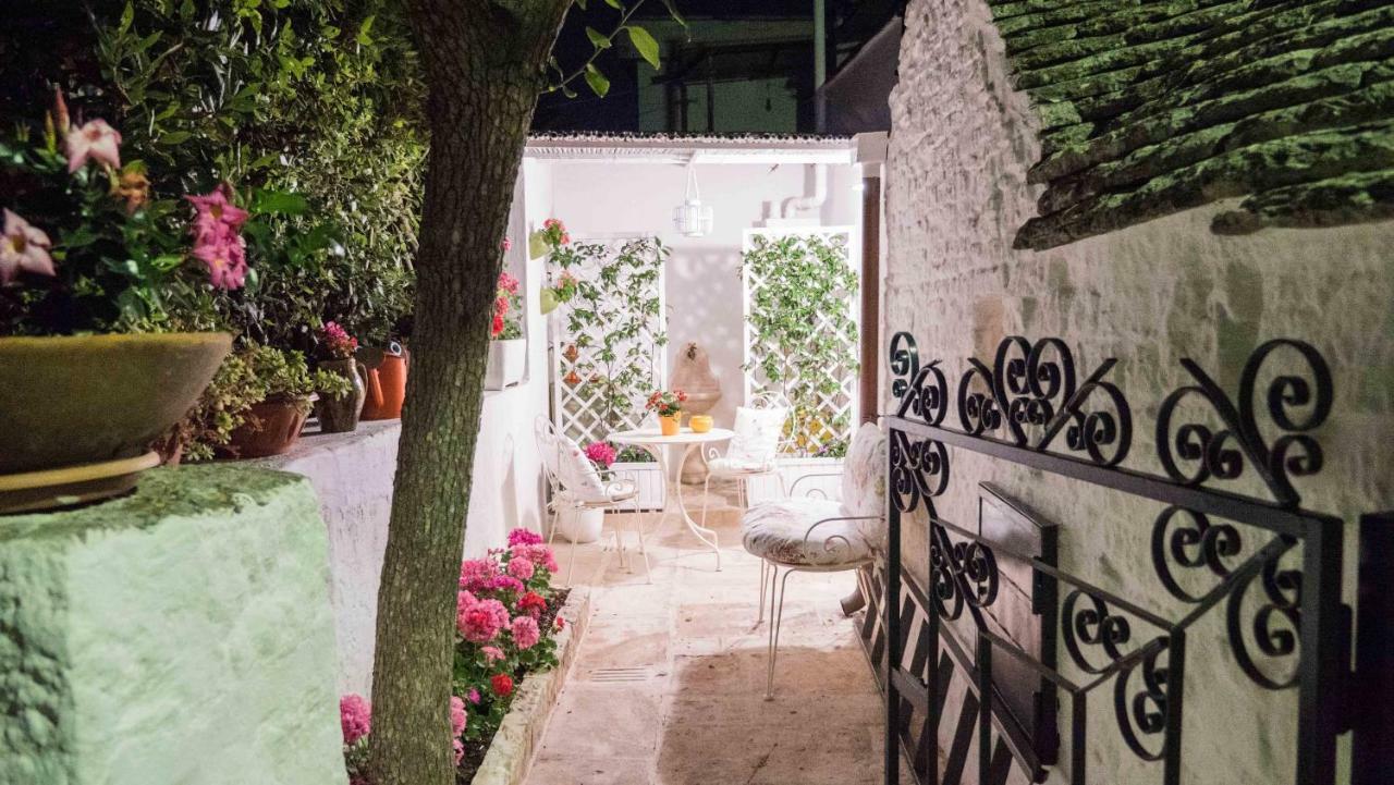 Trullo "Vicolo Fiorito" Villa Alberobello Kültér fotó